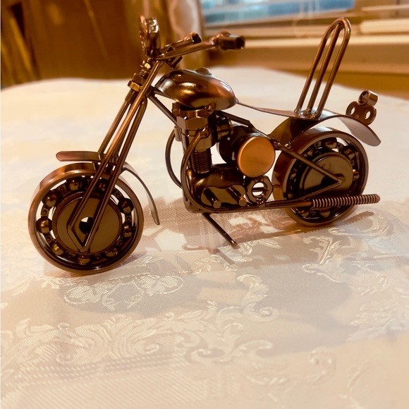 Metallic Motorcycle Model Decor - Picture 3 of 5